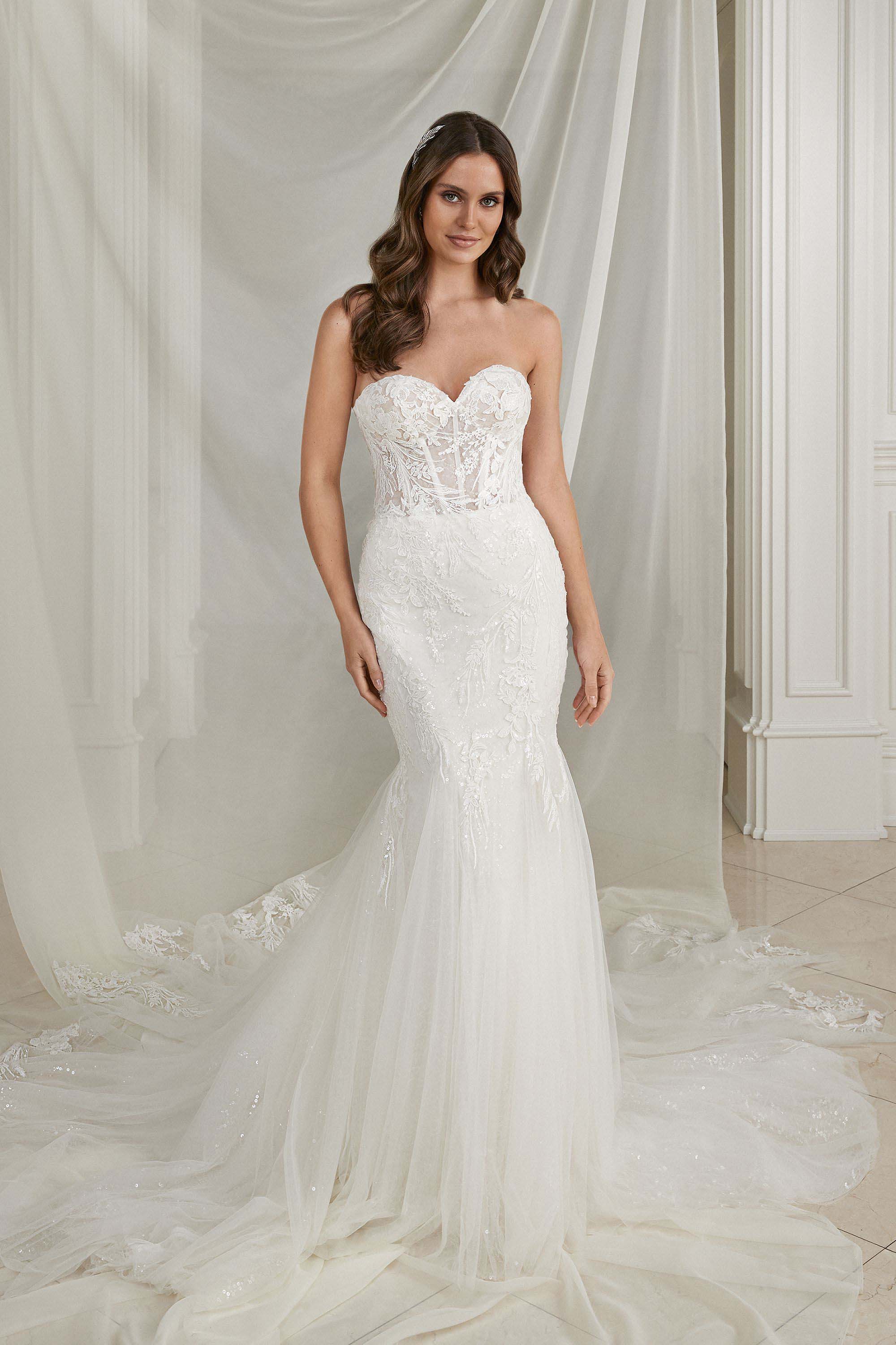 Show Sample 88272 ELORA Stunning Strapless Lace with Sparkle Justin Alexander Wedding Gown